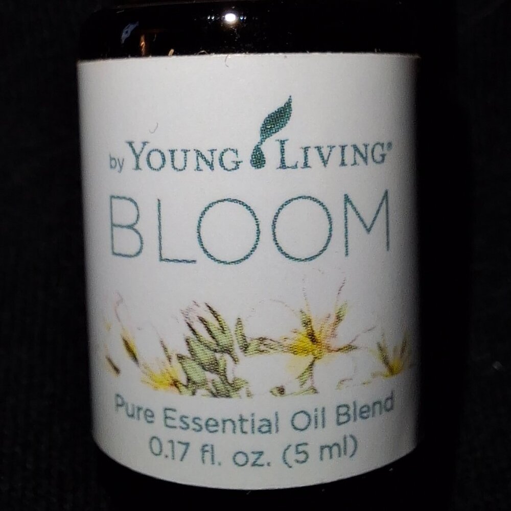 Bloom essential oil blend